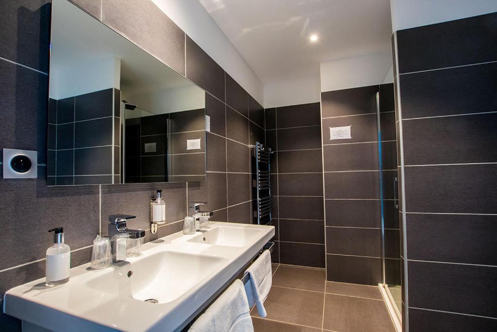 Hotel Du Cros D'Auzon Saint-Maurice-dʼArdèche Εξωτερικό φωτογραφία