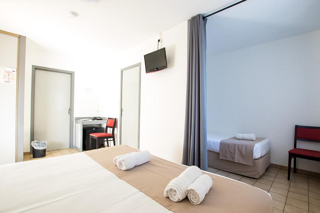 Hotel Du Cros D'Auzon Saint-Maurice-dʼArdèche Εξωτερικό φωτογραφία